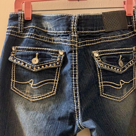 Y2K ALMOST FAMOUS CAPRIS BLUE JEANS 13 DISTRESSED CROPPED BLING STITCHING DENIM - Picture 9 of 13
